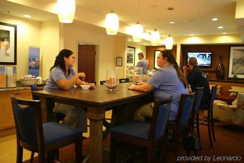 Hampton Inn Houston Willowbrook Mall Restaurant photo